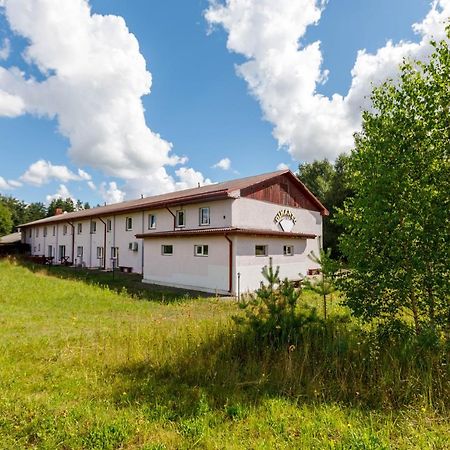 Hotel Viesu Nams “Dimantu Ferma” Ikšķile Esterno foto