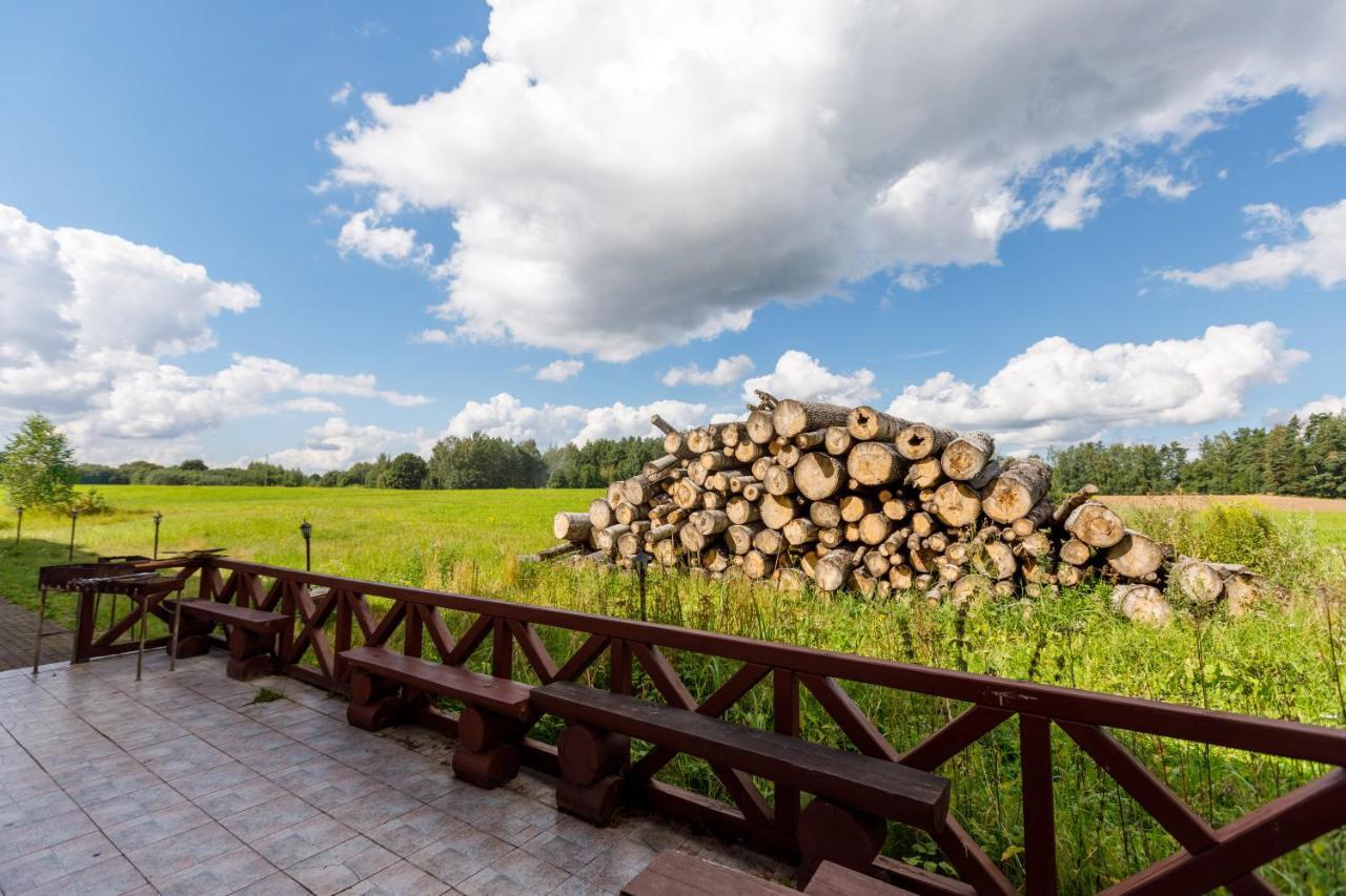 Hotel Viesu Nams “Dimantu Ferma” Ikšķile Esterno foto